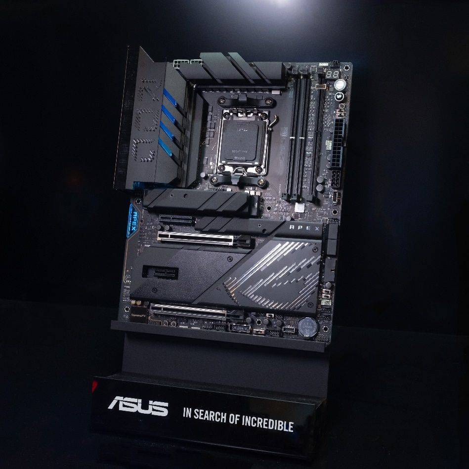 AMD超频新怪兽！ROG CROSSHAIR X870E APEX主板即将震撼上市