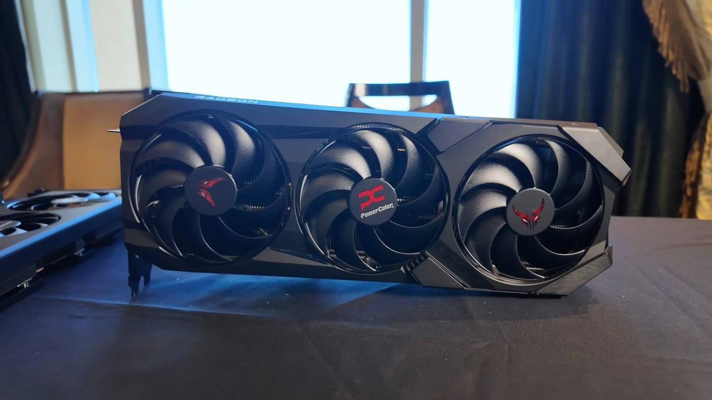 红魔降临：撼讯 RX 9070 XT Red Devil 官图放出