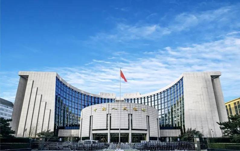 今日14：00结束，每人4枚！新10元纪念币要破发？还预约吗？