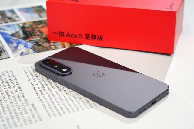 红米K80至尊版值不值得买？红米一加真我三款天玑9400+手机对比