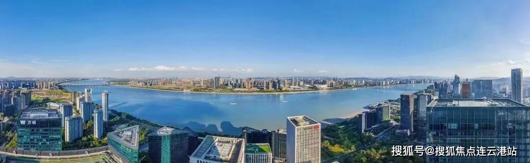 君豪ONE53钱江新城顶豪测评|近江锦苑南侧,富春路与五星路交汇,B&B Italia家具与全屋净水系统的品质拆解