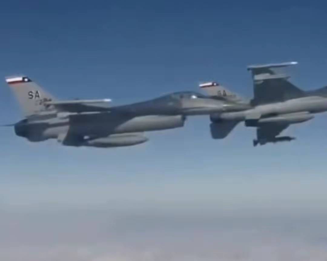 又有一艘航母要卖？俄罗斯库舰开价3500亿，网友:是津巴布韦币吗?