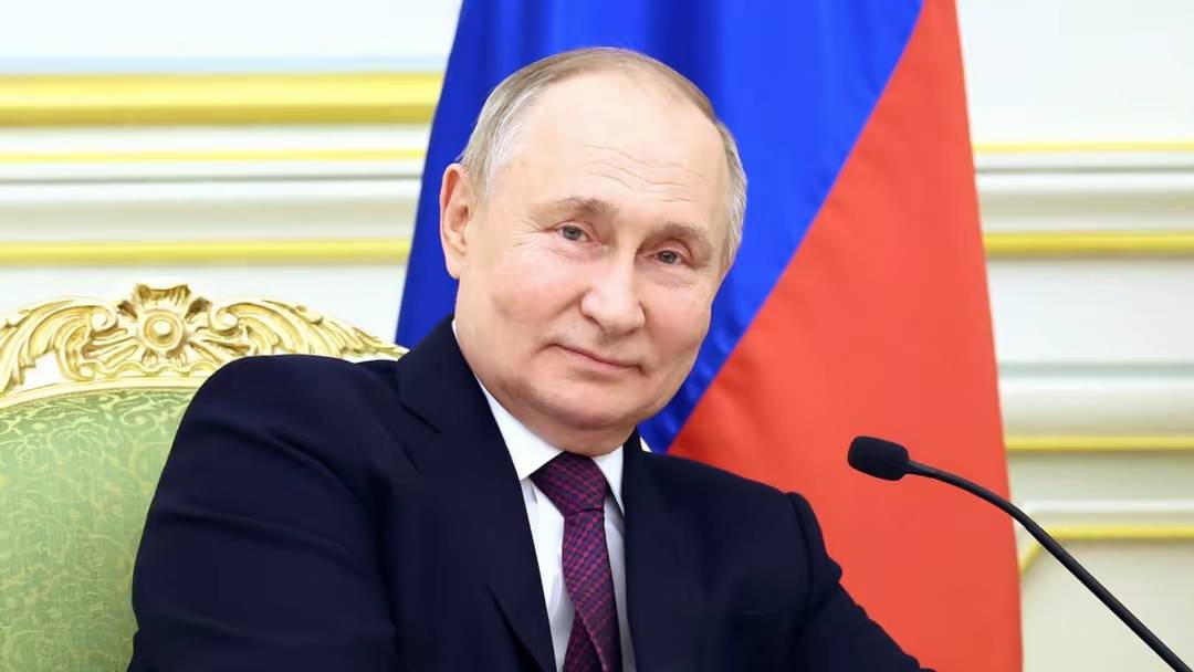 又有一艘航母要卖?俄罗斯库舰开价3500亿,网友:是津巴布韦币吗?