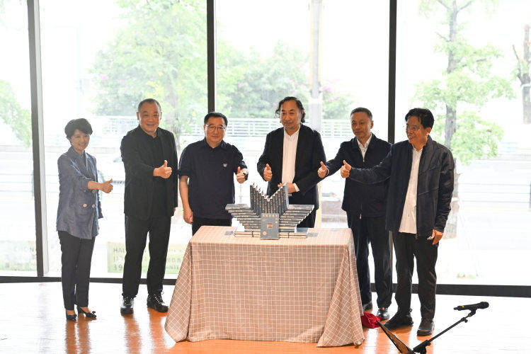 此“北极星”非彼北极星!作家张清华散文集《北极星暗光闪耀》在渝首发