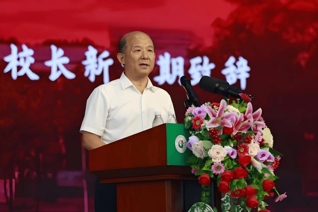 点赞!将“小我”融入“大我”,东莞校长勉励学生找准人生的北极星